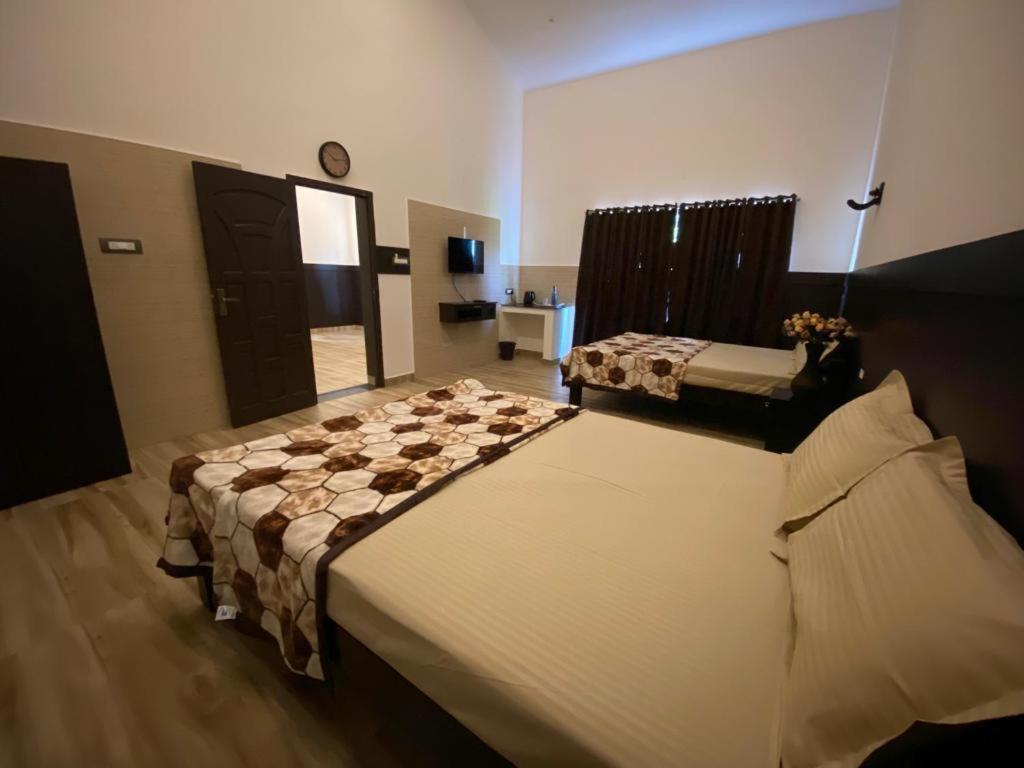 Rr Holidays - Home Stay Кодайканал Экстерьер фото