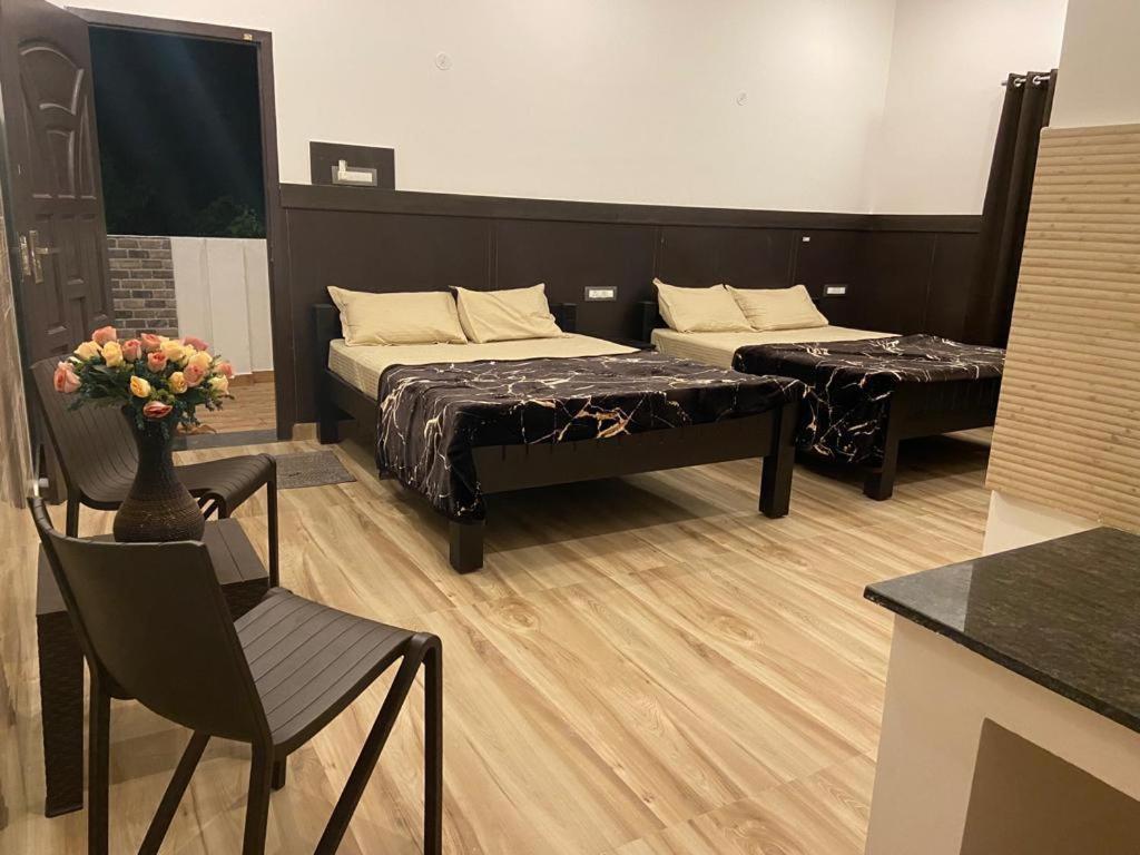 Rr Holidays - Home Stay Кодайканал Экстерьер фото