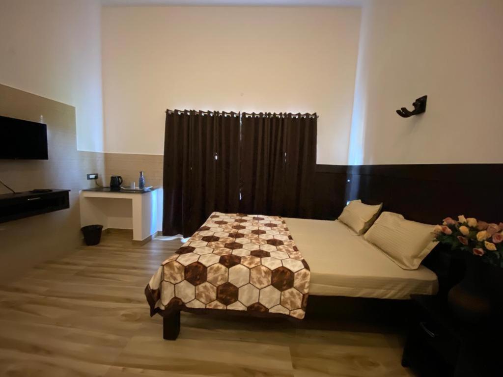 Rr Holidays - Home Stay Кодайканал Экстерьер фото